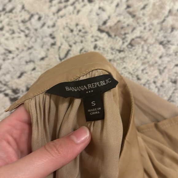 Banana Republic || Satin mock neck billow sleeve blouse - Picture 6 of 8